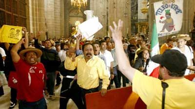 Pejistas en Catedral.