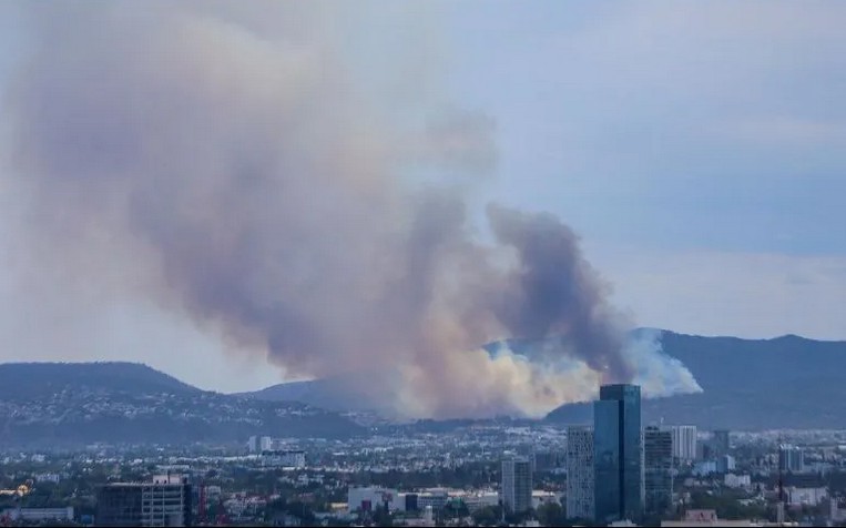 Se incendia paraje El Potrero en Zapopan.