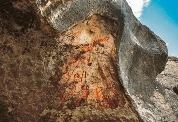 Se removió la figura de una mano que pertenecía a un panel con más de 150 motivos.